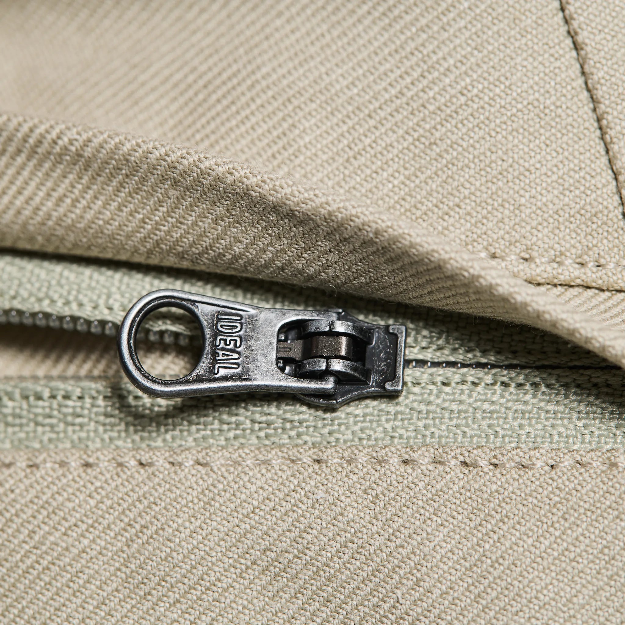 Indestructible Chinos. Sand edition