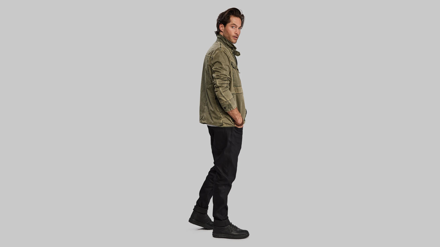 Planet Earth Lightweight Field Jacket. Green edition – Vollebak Planet Earth Lightweight Field Jacket. Green edition – Vollebak