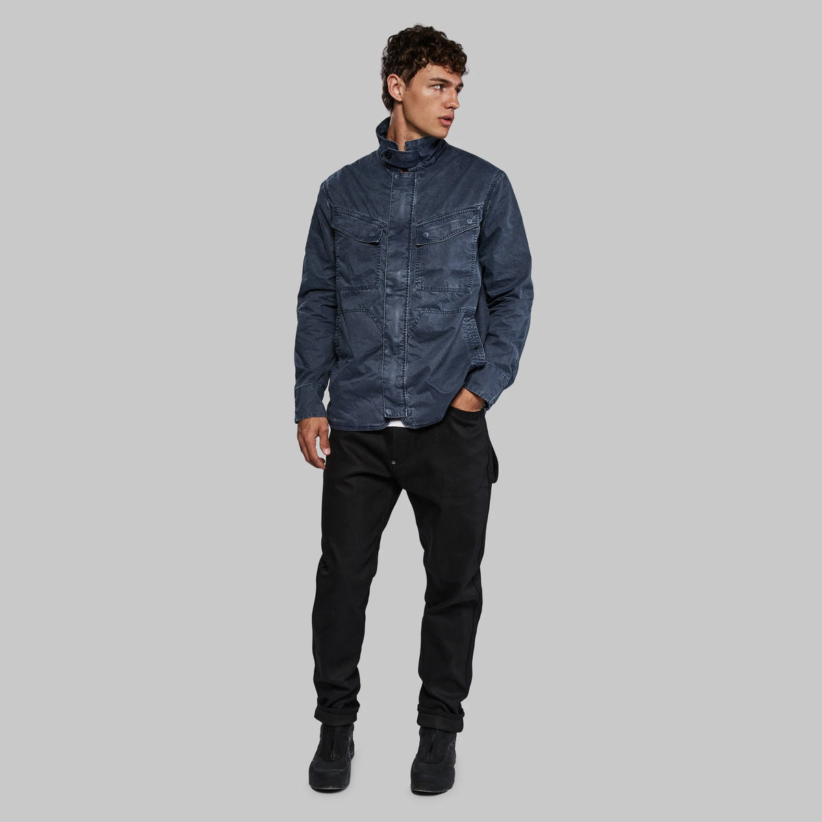 Planet Earth Lightweight Field Jacket. Navy edition – Vollebak