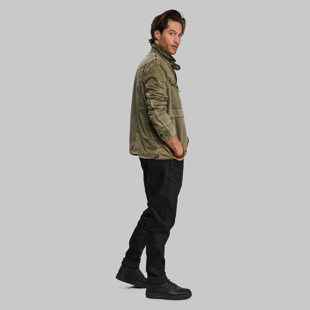 Planet Earth Lightweight Field Jacket. Green edition – Vollebak
