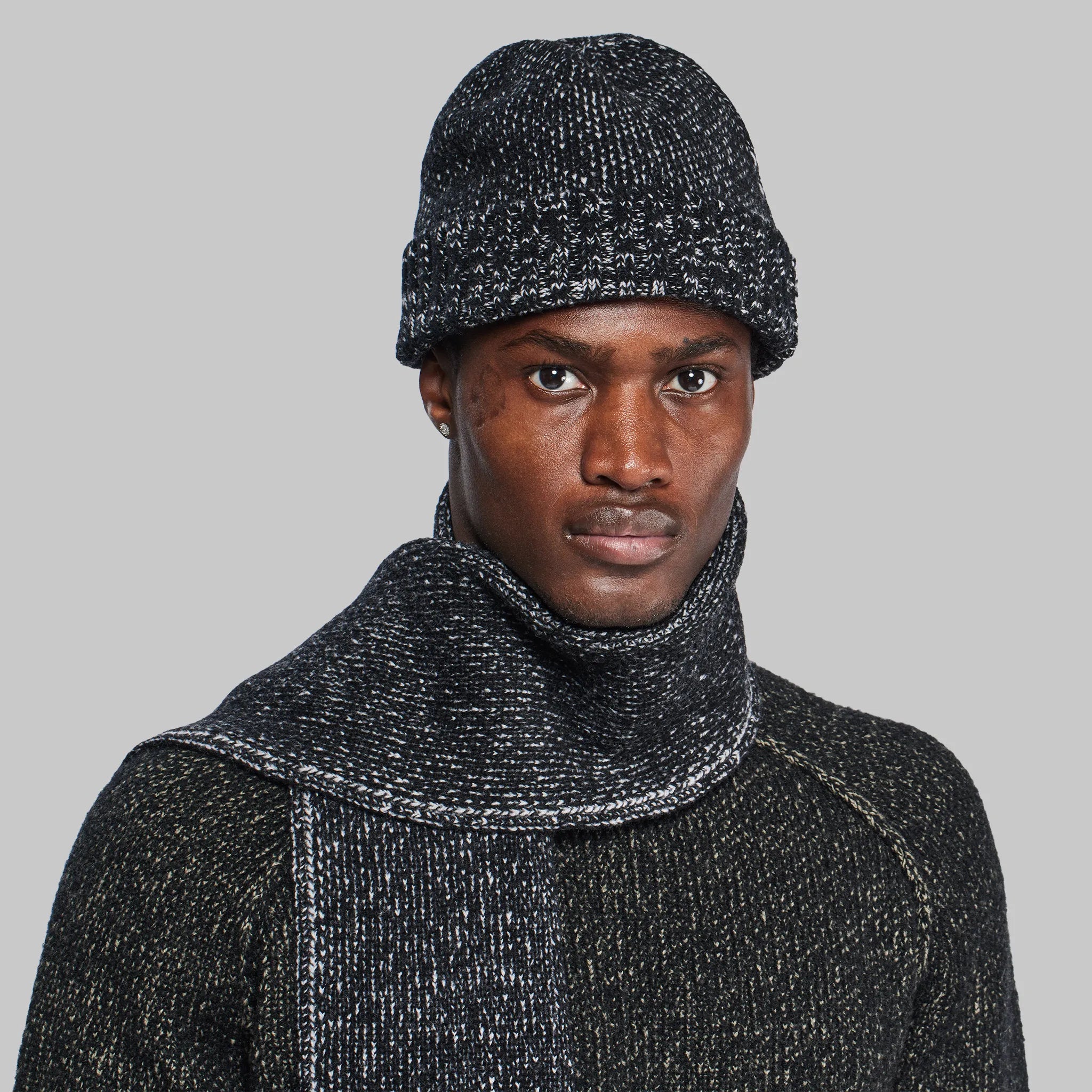 Lab-Grown Scarf. Black edition