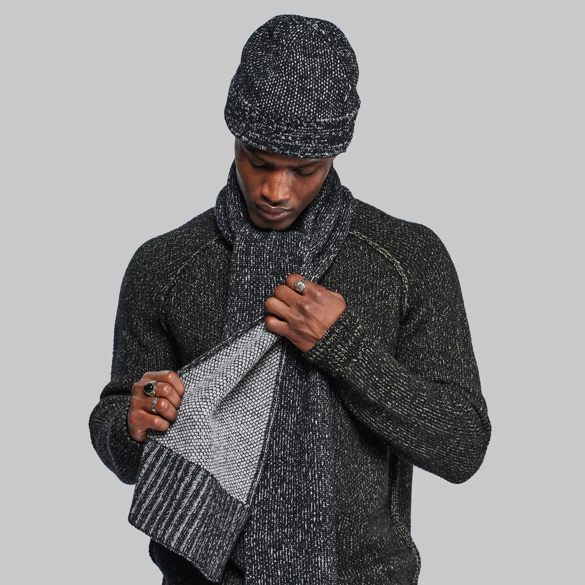 Lab-Grown Scarf. Black edition