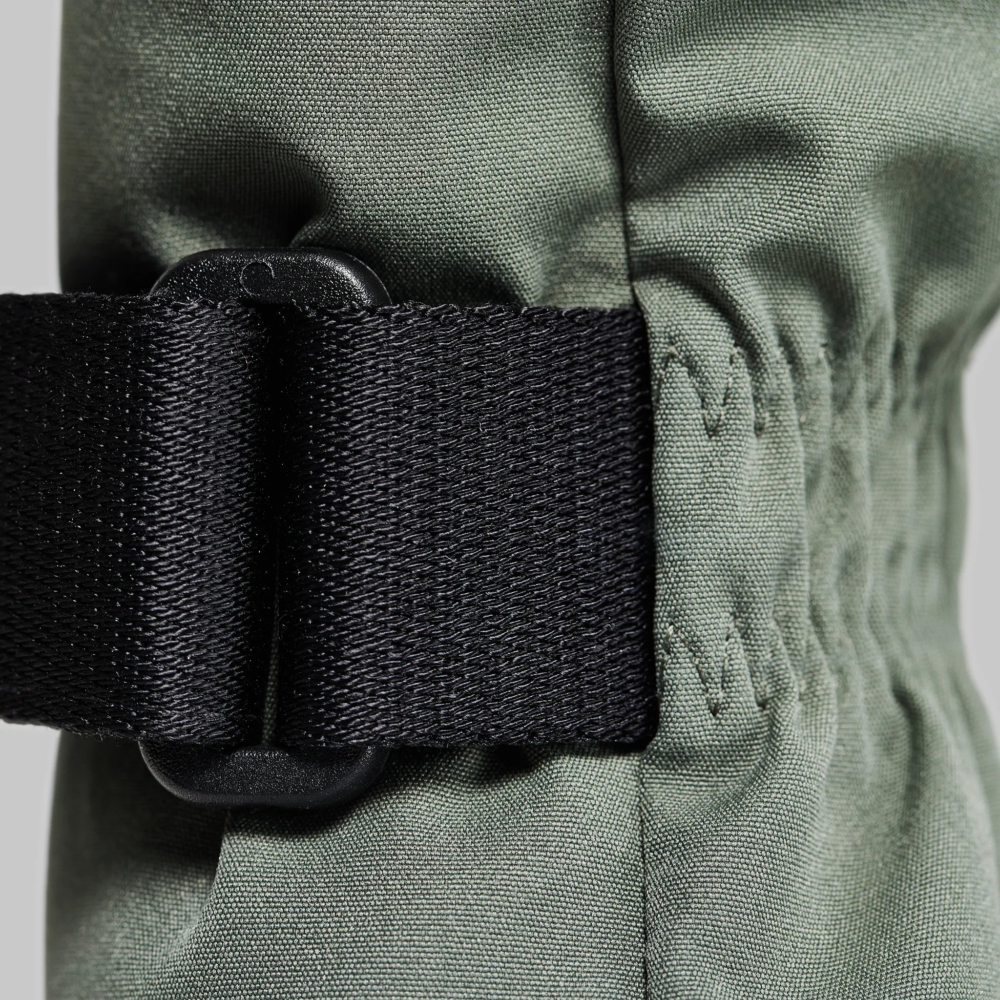 Waterfallproof Mitts. Green edition